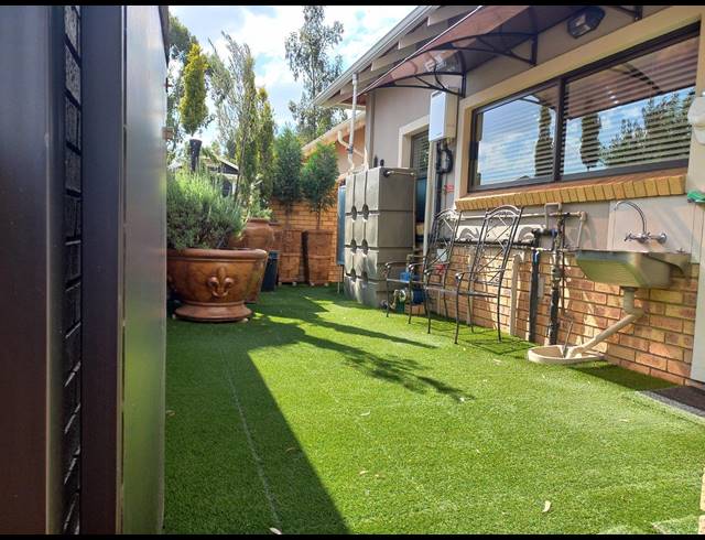 2 BEDROOM RETIREMENT UNIT FOR SALE IN JORDAAN PARK